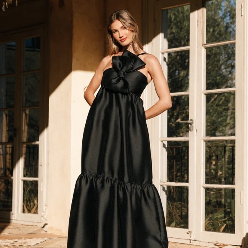 Black Tiered Bow Dress 🎀
